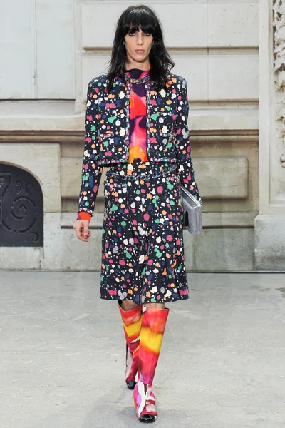 Look 10